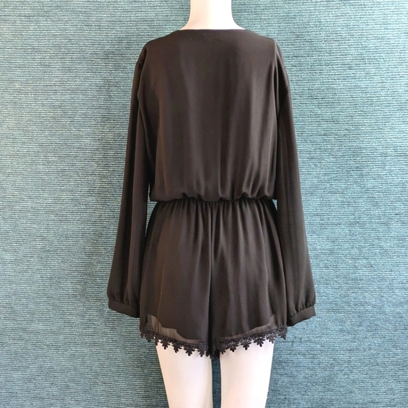ASTR The Label Long Sleeve Romper - Picture 8 of 13